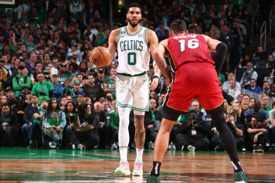 开云-包含塔图姆在西班牙队比赛中大比分获胜，领先优势明显引发热议！上演精彩一战的词条